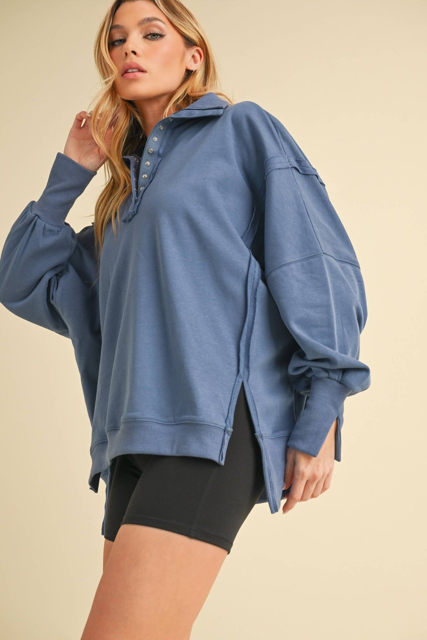 Tamika Henley Sweatshirt in Blue