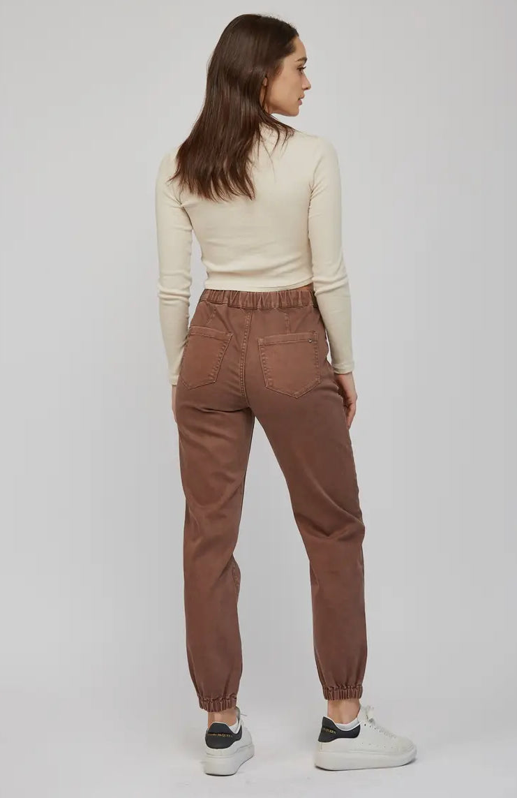 High Rise Denim Jogger in Cocoa