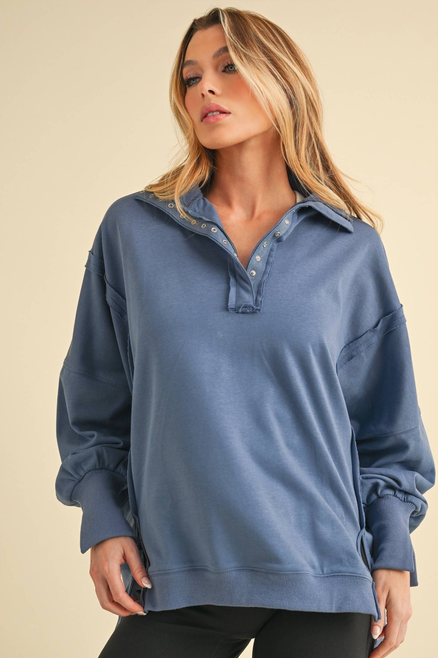 Tamika Henley Sweatshirt in Blue