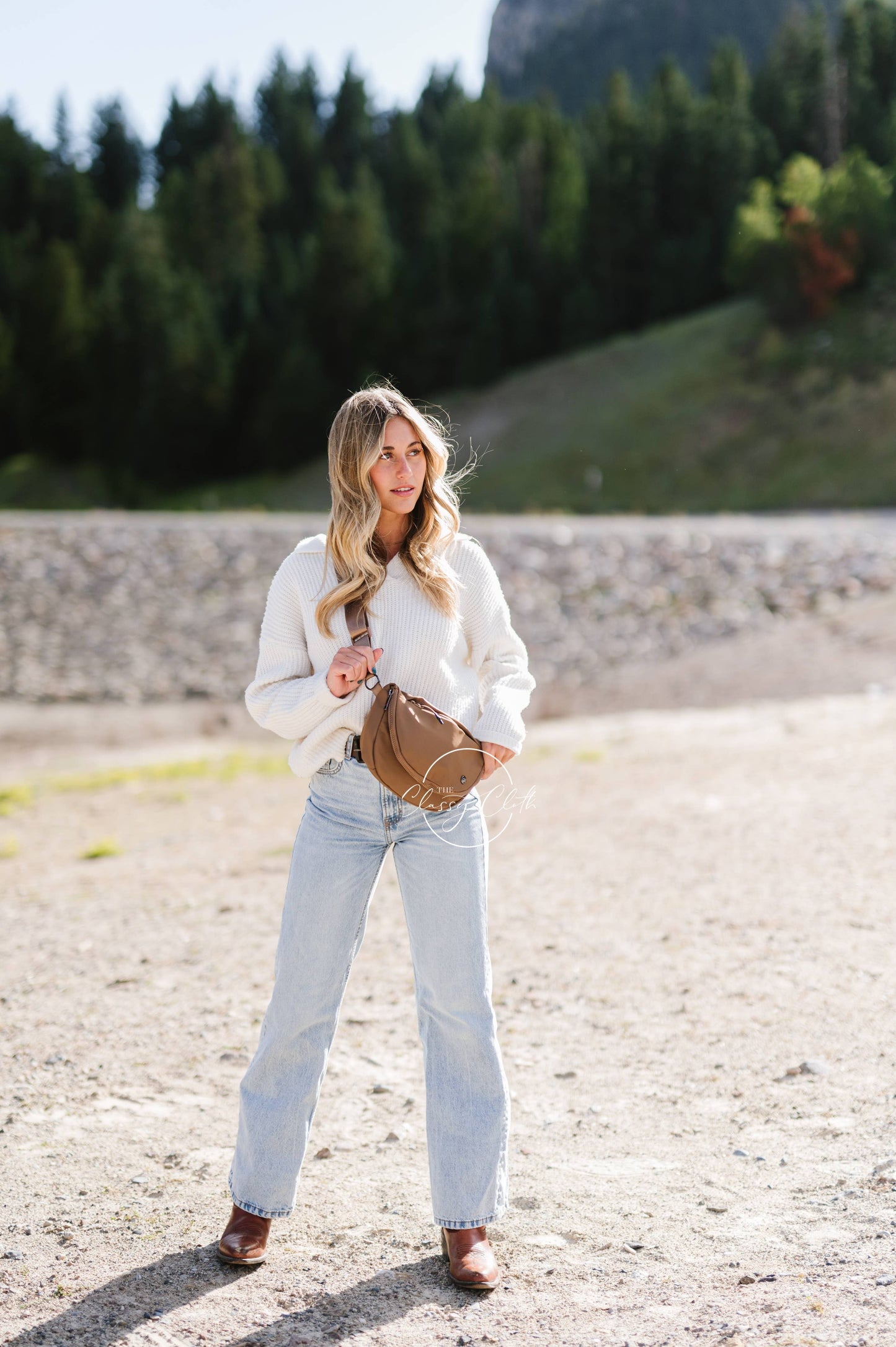 Margot Moon Belt Bag in Mocha