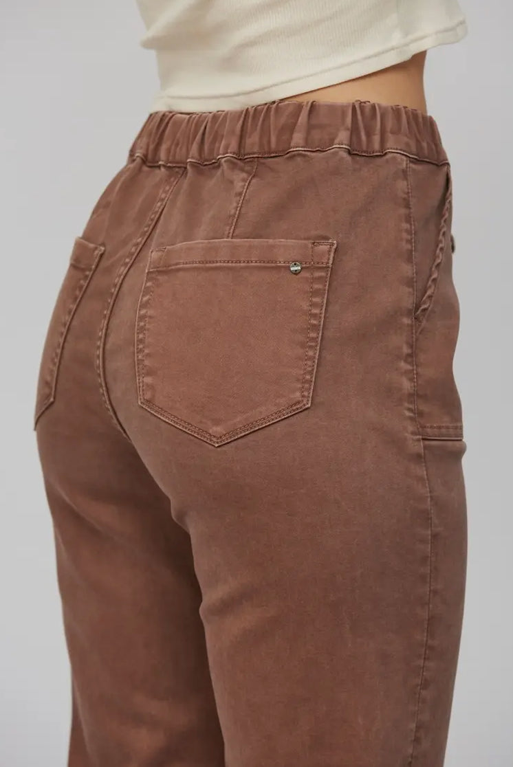 High Rise Denim Jogger in Cocoa