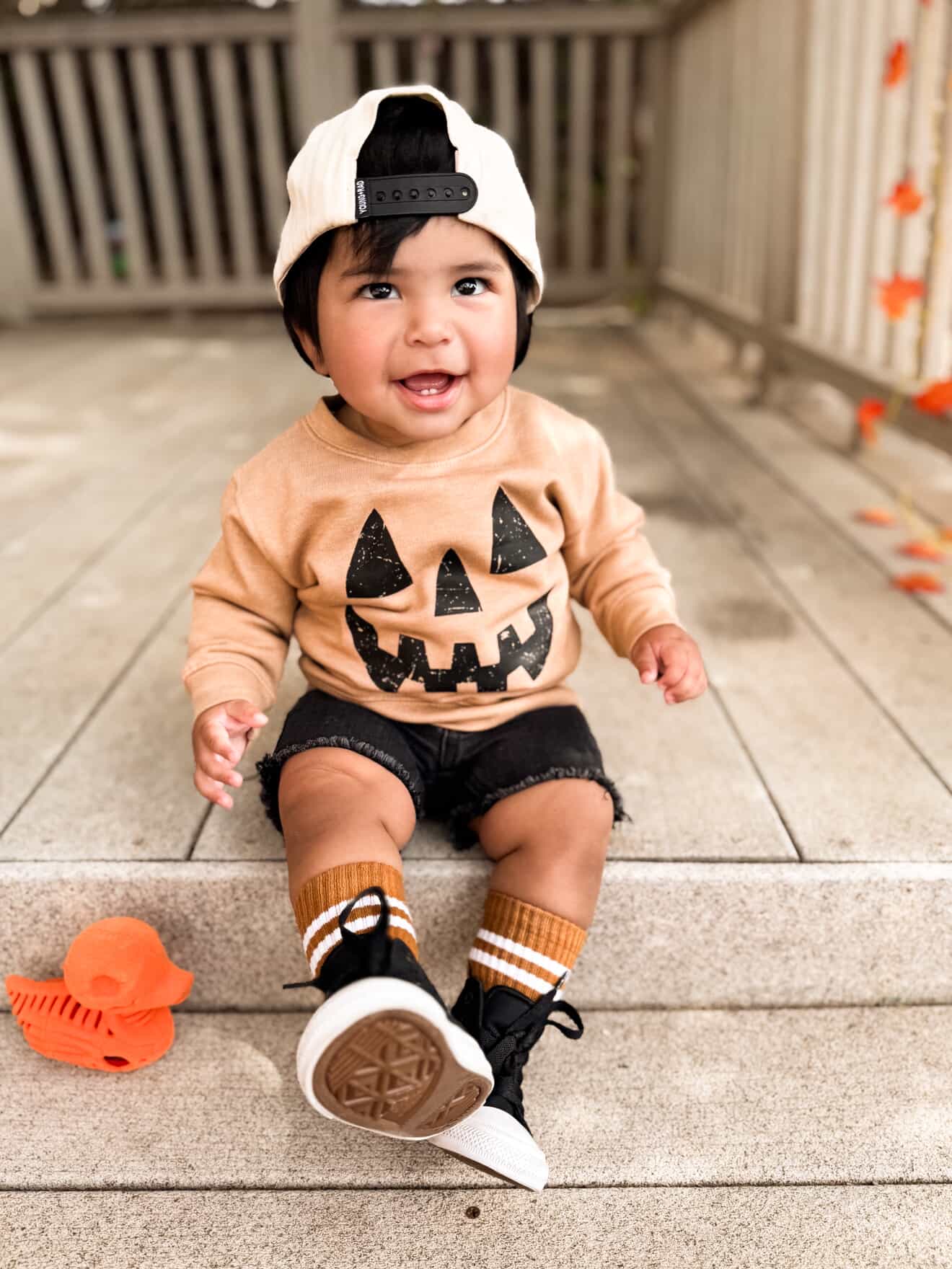 Kid Graphic — Pumpkin Smiley in Tan
