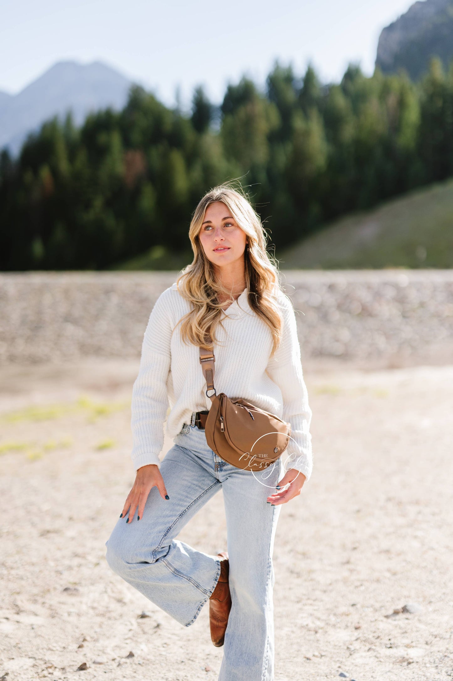 Margot Moon Belt Bag in Mocha