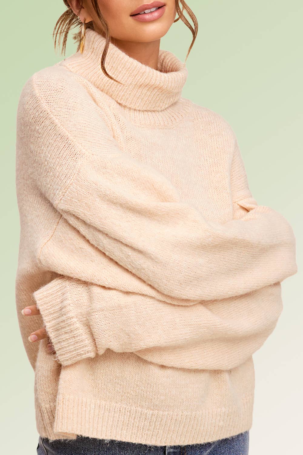 Loose Fit Turtleneck Sweater in Coconut