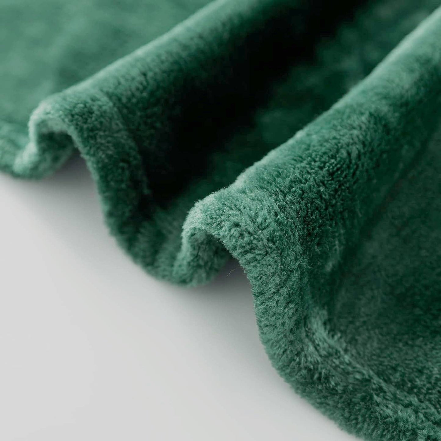 DOORBUSTER - Soft Cozy Blanket in Green