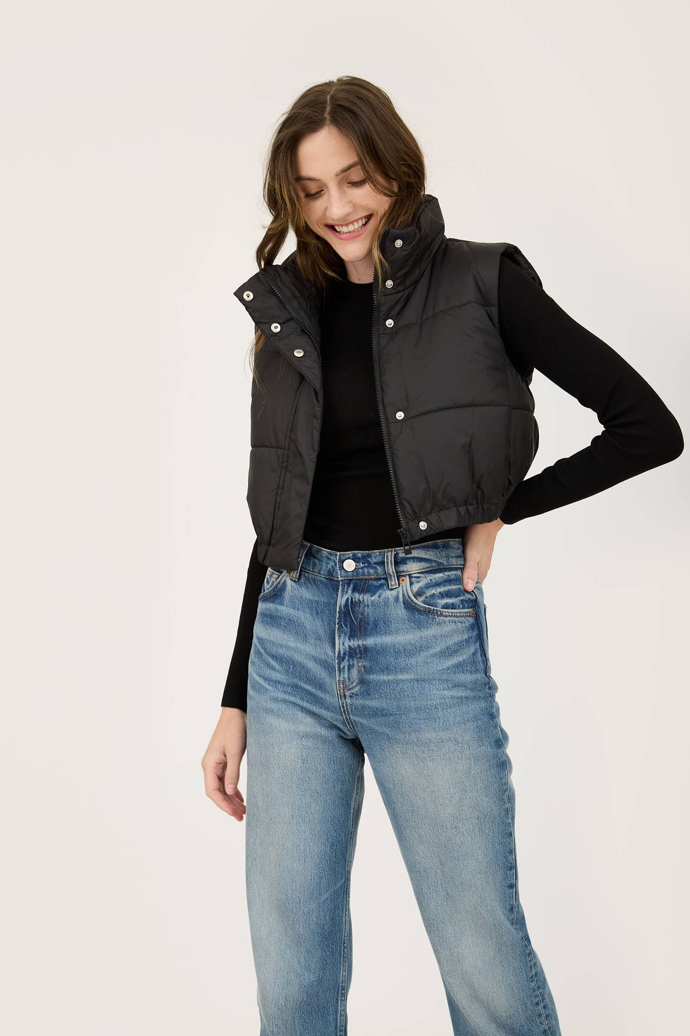 Cropped Zip Up Puffer Vest in Black