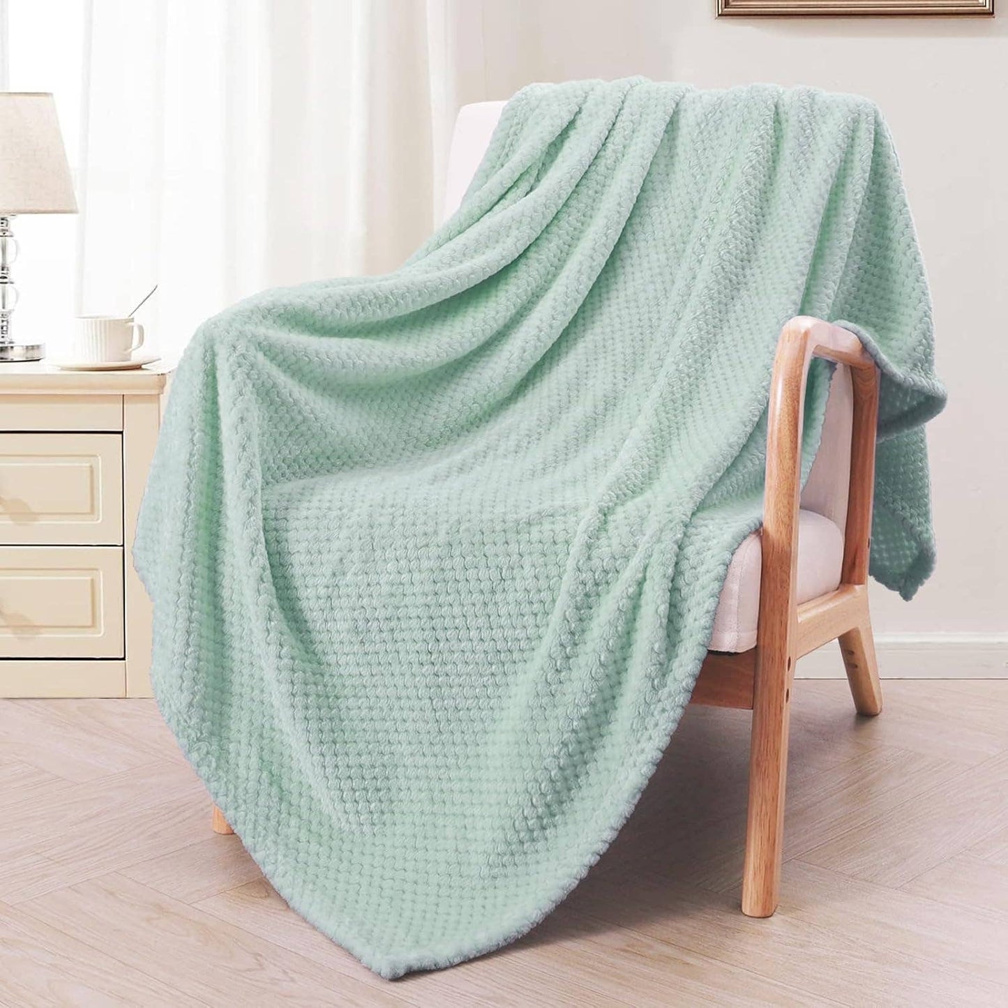 DOORBUSTER - Textured Cozy Blanket in Light Mint