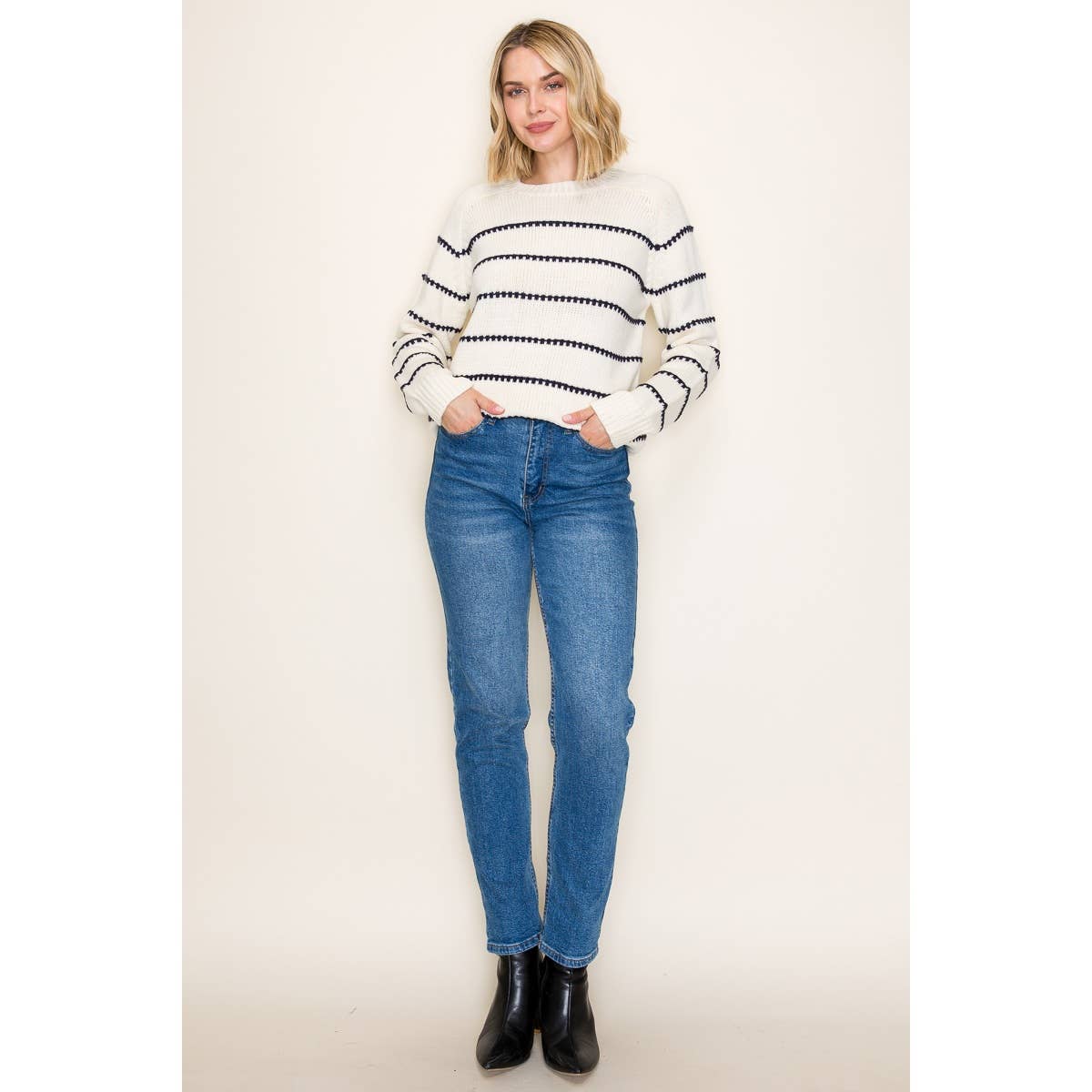 Blanket Stitch Pullover Sweater in Ivory/Navy