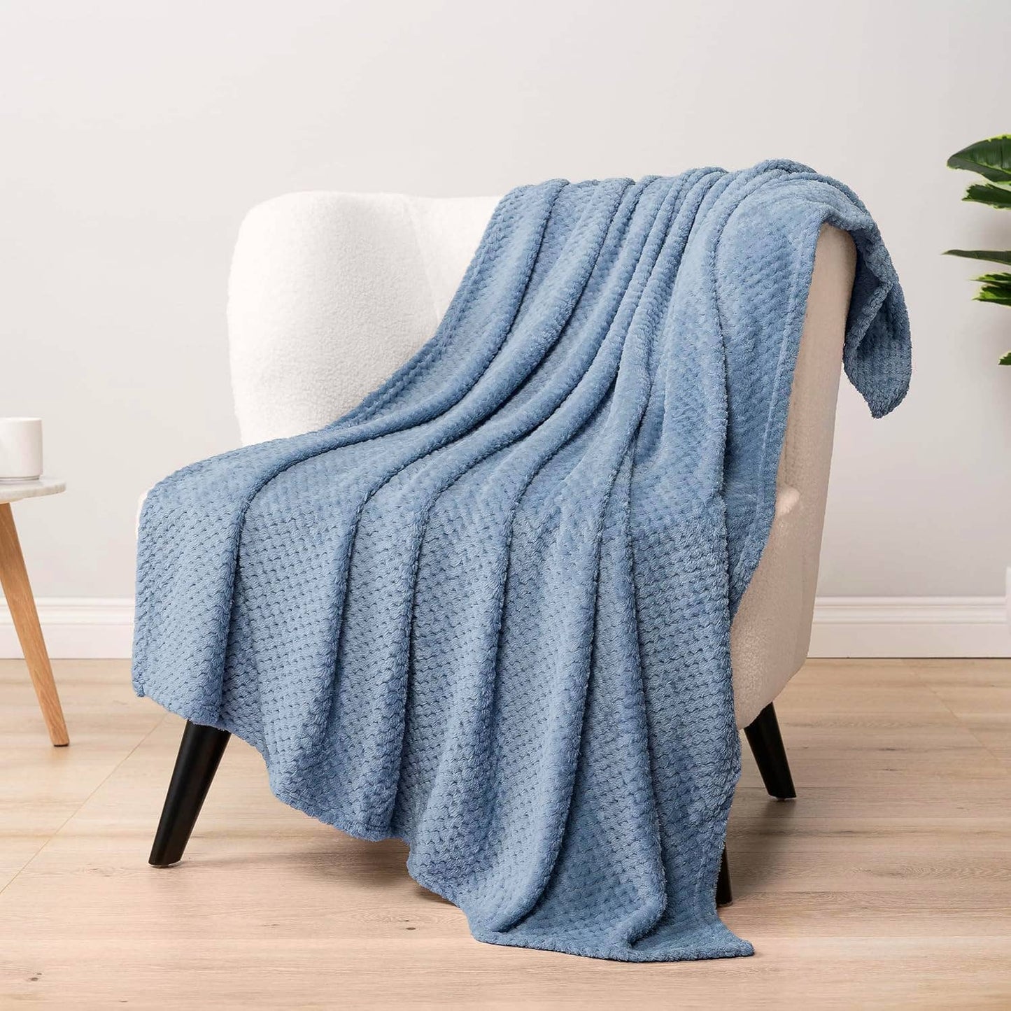 DOORBUSTER - Textured Cozy Blanket in Blue