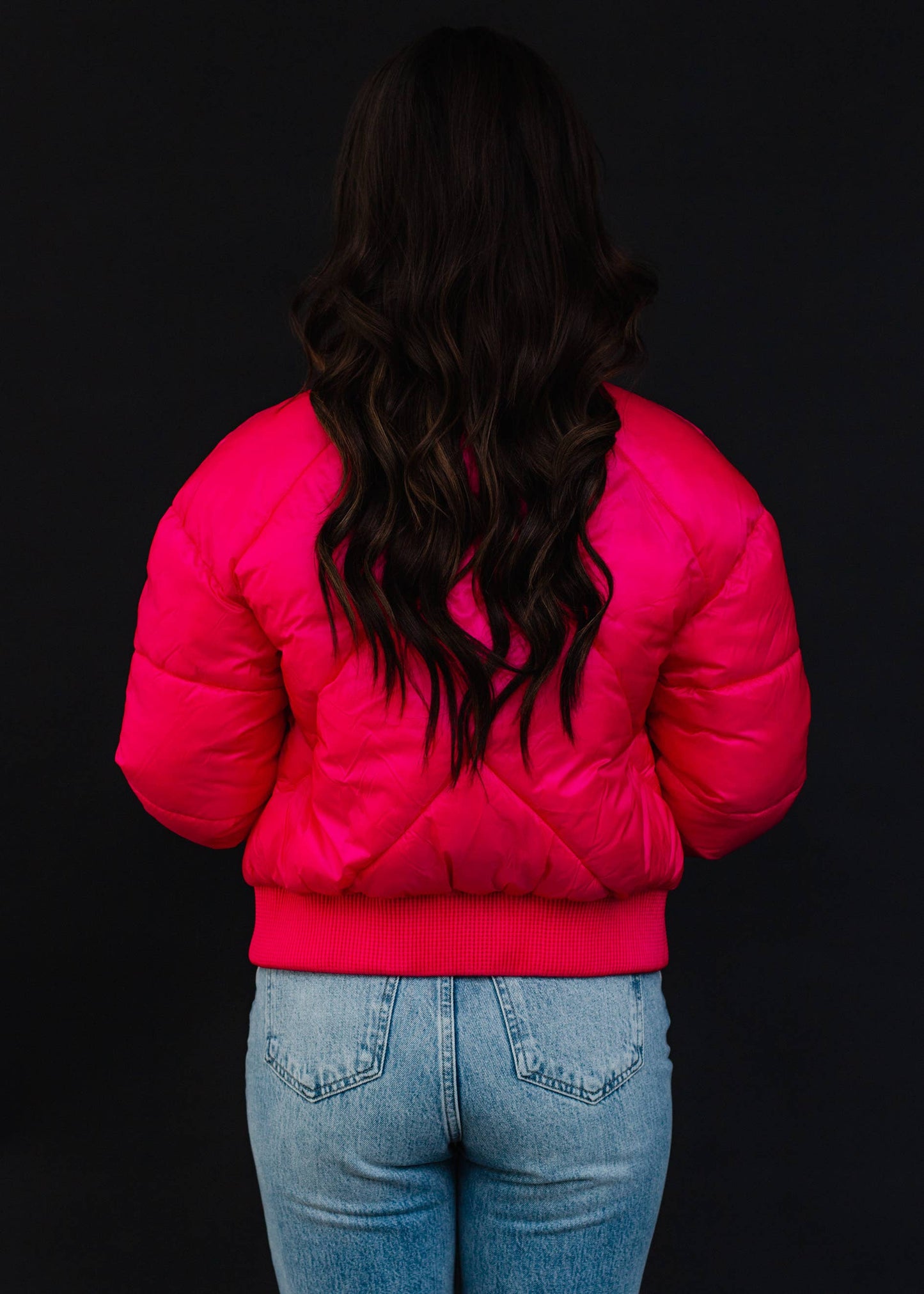 Cropped Puffer Jacket in Magenta