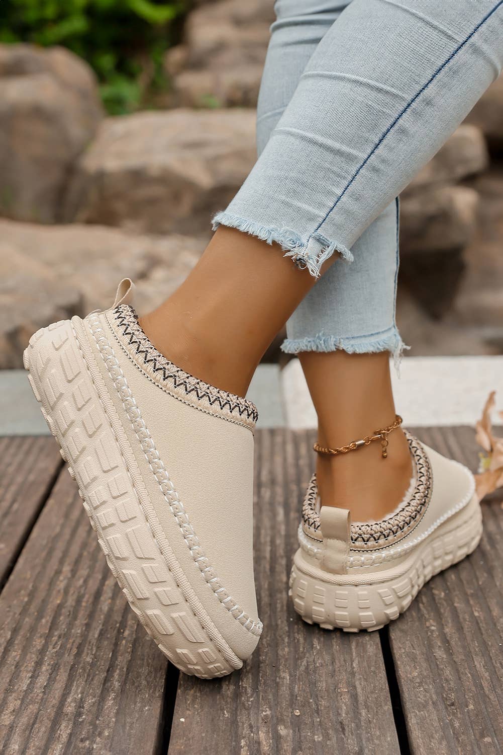 Contrast Stitch Detail Suede Slippers