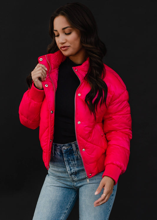 Cropped Puffer Jacket in Magenta