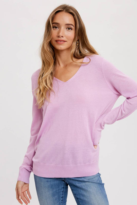 Classic VNeck Pullover in Lilac